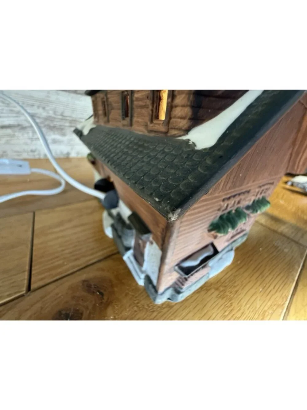 Dept 56 Alpine Village Series 1986 Besson Bierkeller 6540-4 Very Good Condition